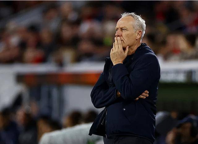 半岛体育网站入口-弗赖堡险胜美因茨，挺身而出的简单介绍