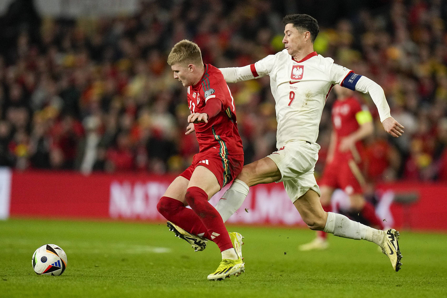 关于乌克兰队苦战获胜，晋级欧预赛八强的信息