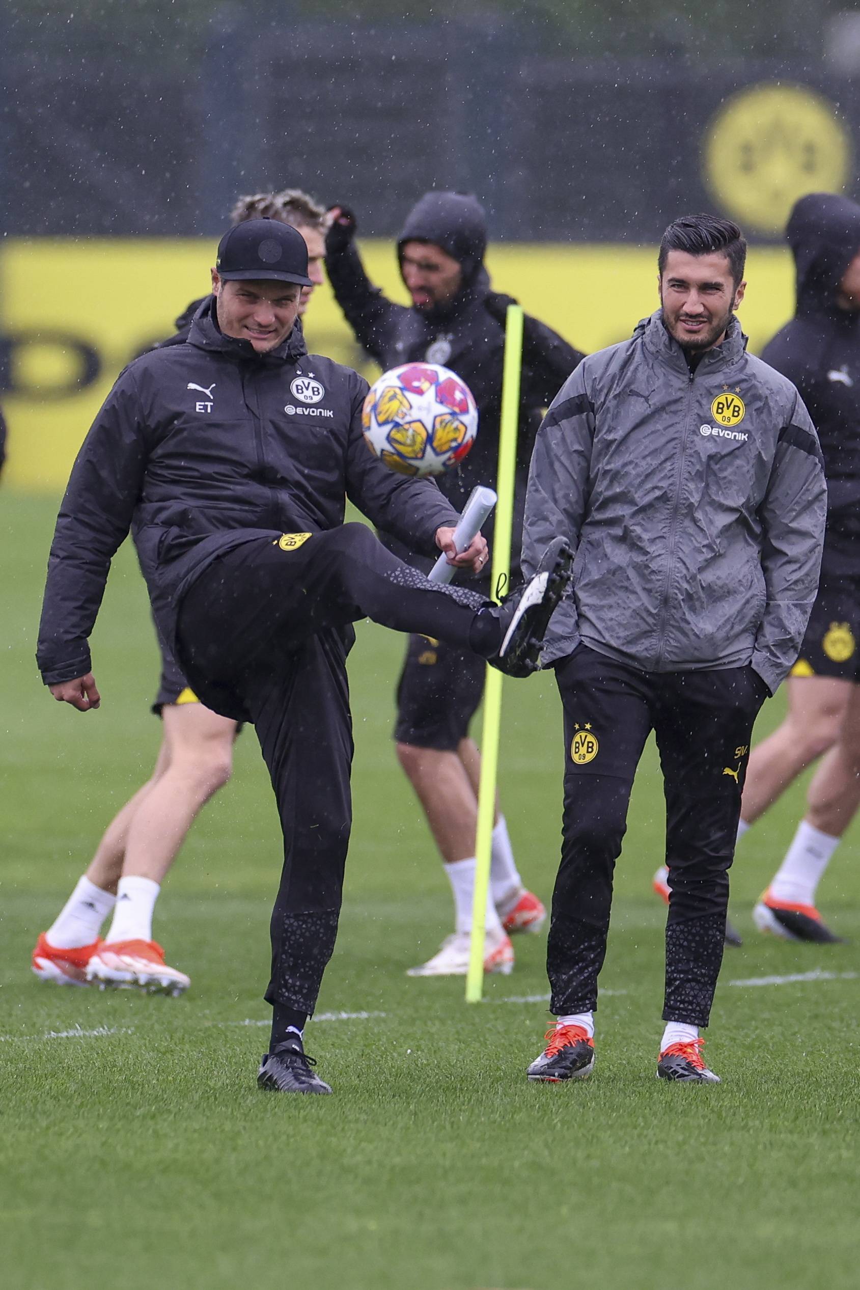 半岛体育网站入口-多特蒙德年轻球员崭露头角，助球队胜出