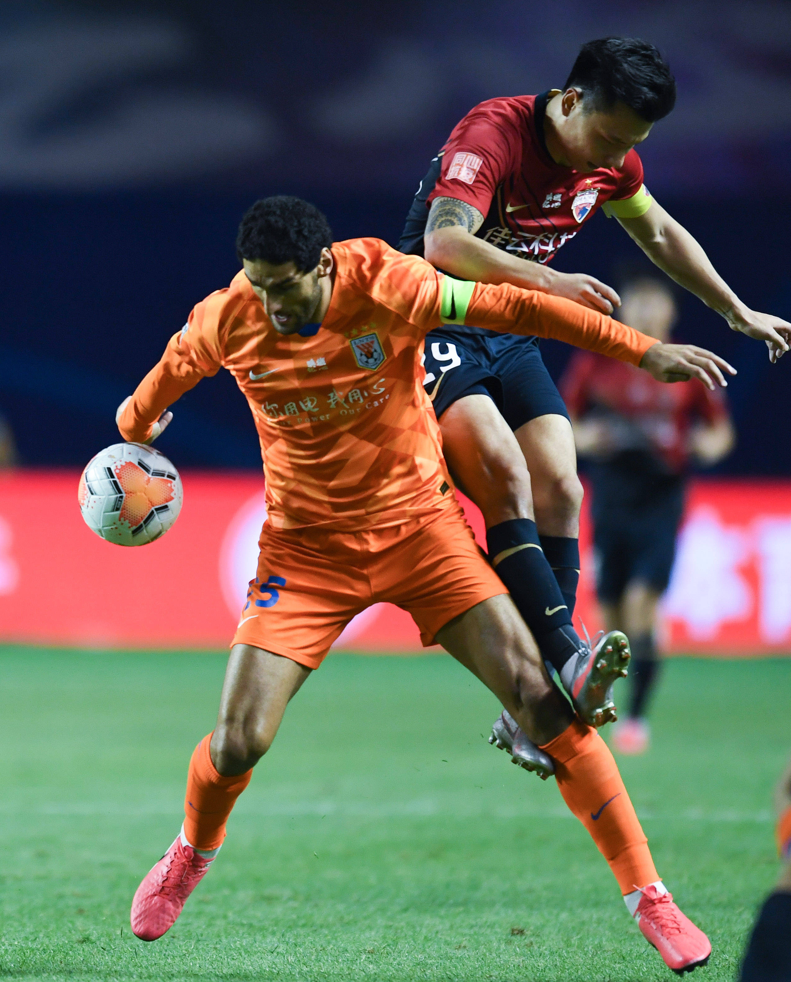 山东鲁能客场逼平深圳佳兆业，难分胜负的简单介绍