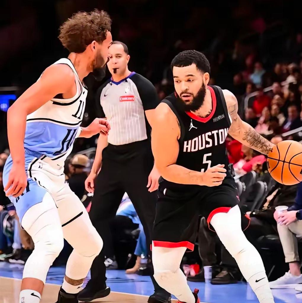 半岛体育亚洲官网-老鹰队员：提升篮下控制力，提高防守效率的简单介绍