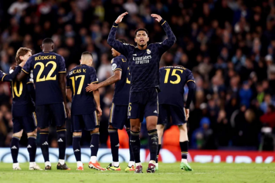 半岛体育地址-曼城客场大胜，卫冕冠军气势如虹