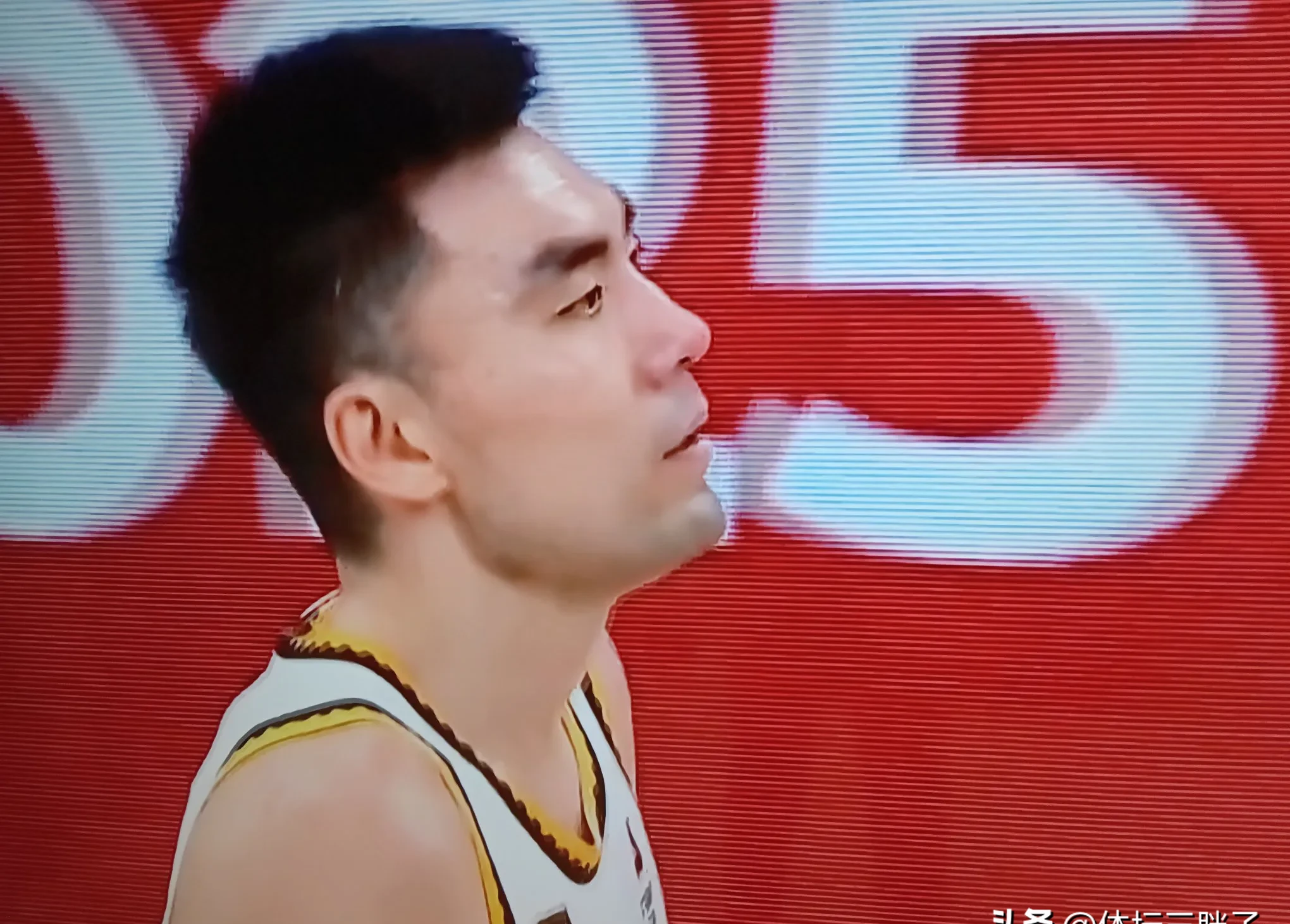 上海男篮队员表现稳定胜出河南队