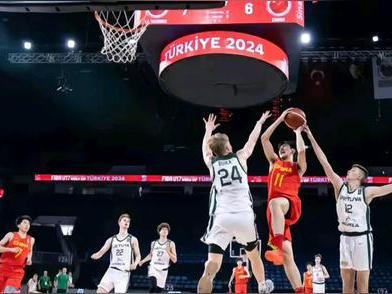 比赛中球队合作默契，取得巨大突破