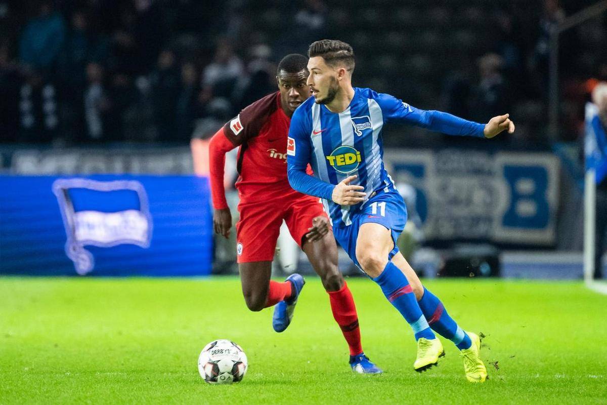 半岛体育app-沙尔克球队再次遭遇惨败，寻求复苏