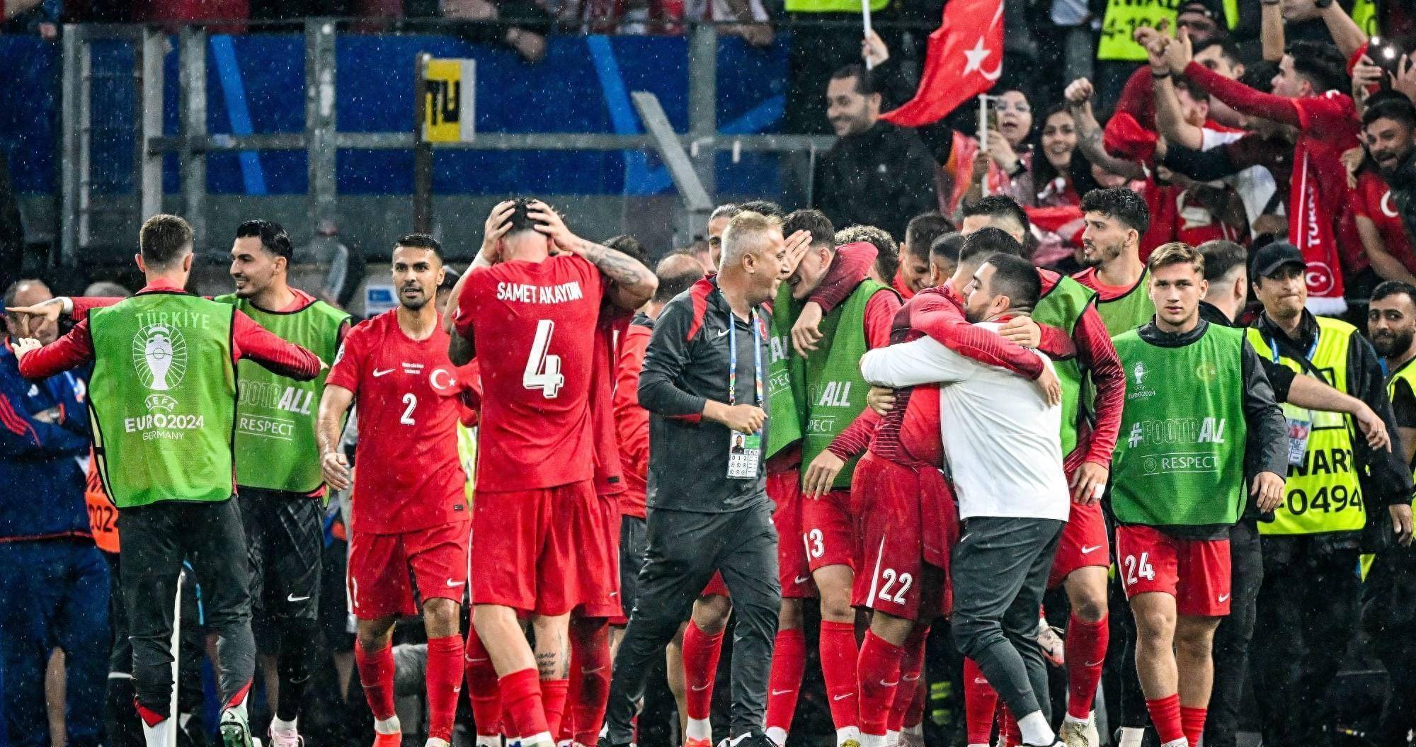 半岛体育入口-葡萄牙足球队在大赛中实现逆袭，创造轰动的简单介绍