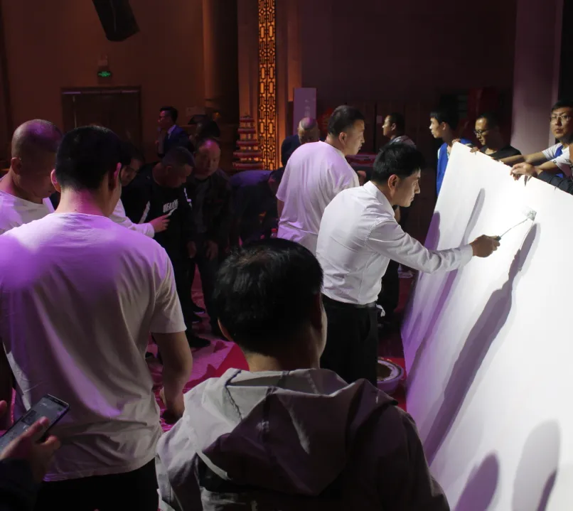 半岛体育网址-包含精彩纷呈！双方实力均衡无从预计的词条