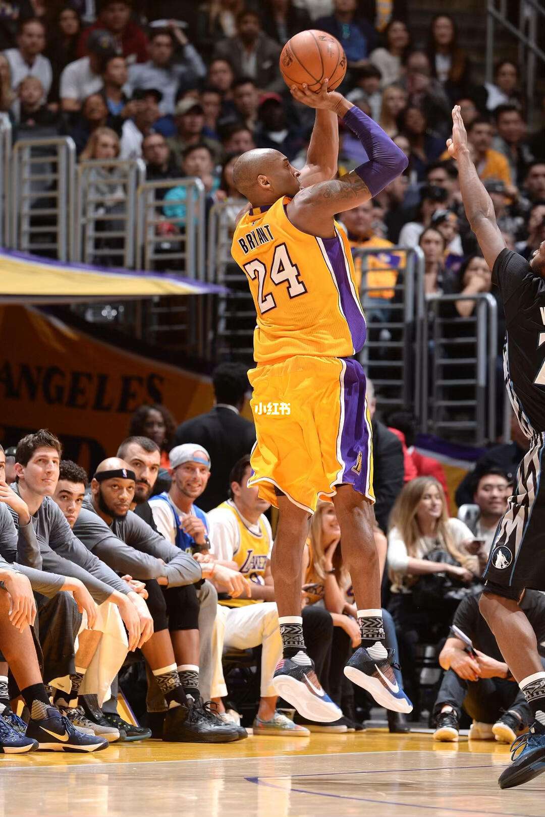 半岛体育投注-火箭队铁血防守，战胜劲敌取得胜利