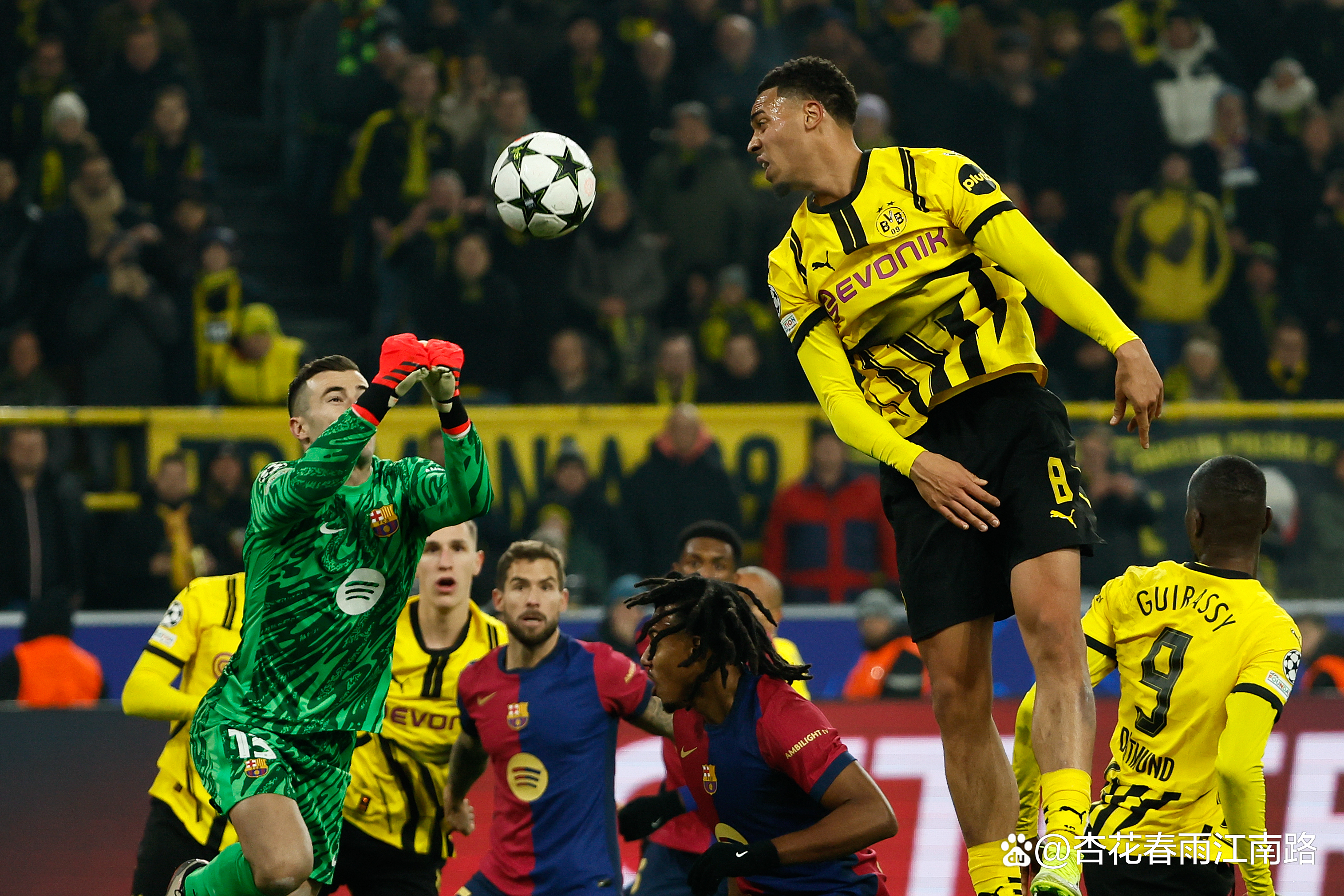 曼城逆袭晋级，巴萨无缘