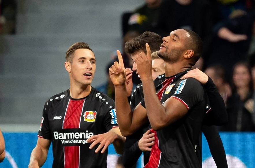 半岛体育网站-那不勒斯客场大胜，追赶前四呼声渐高