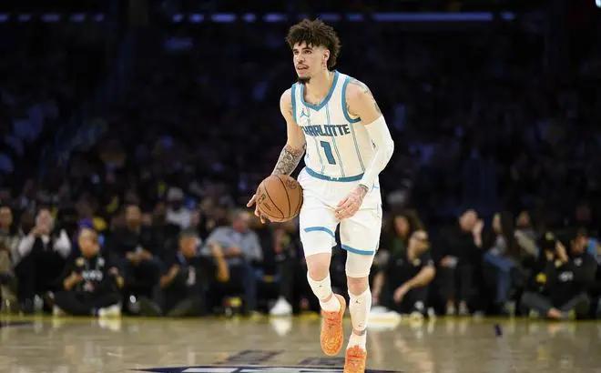 半岛体育教练-黄蜂队小将迎来复出，表现出色引发球迷狂热