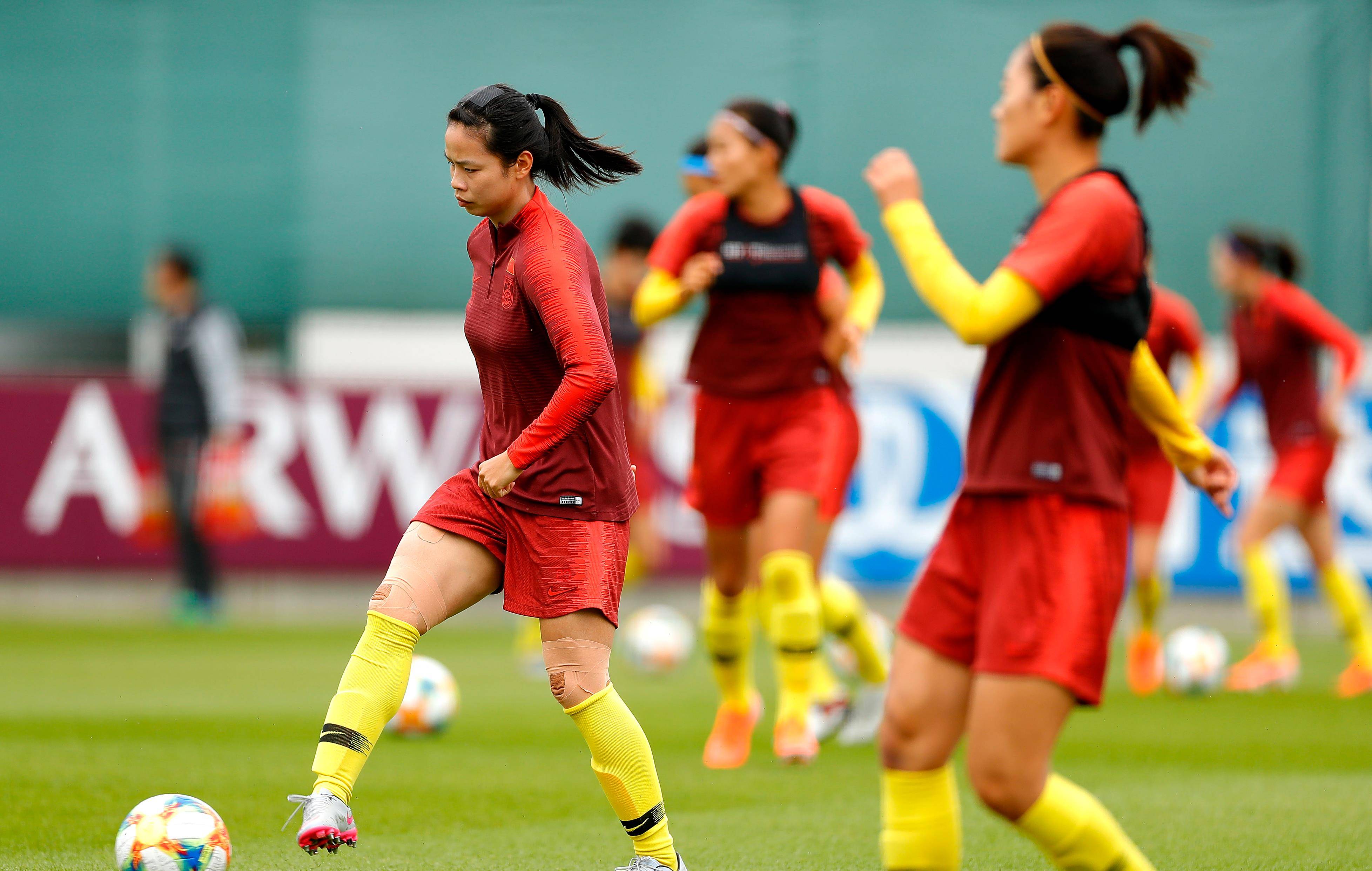 世界杯倒计时，女足比赛备战