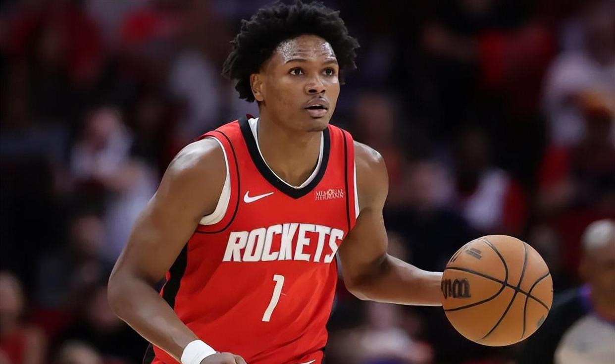 半岛体育教练-雄鹿逆转击败火箭，继续保持不败