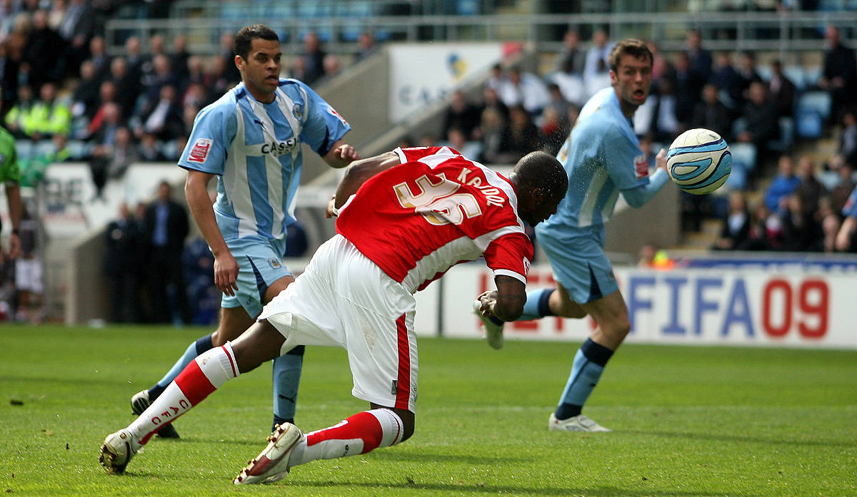 斯旺西队锋线状态火热，备战对手