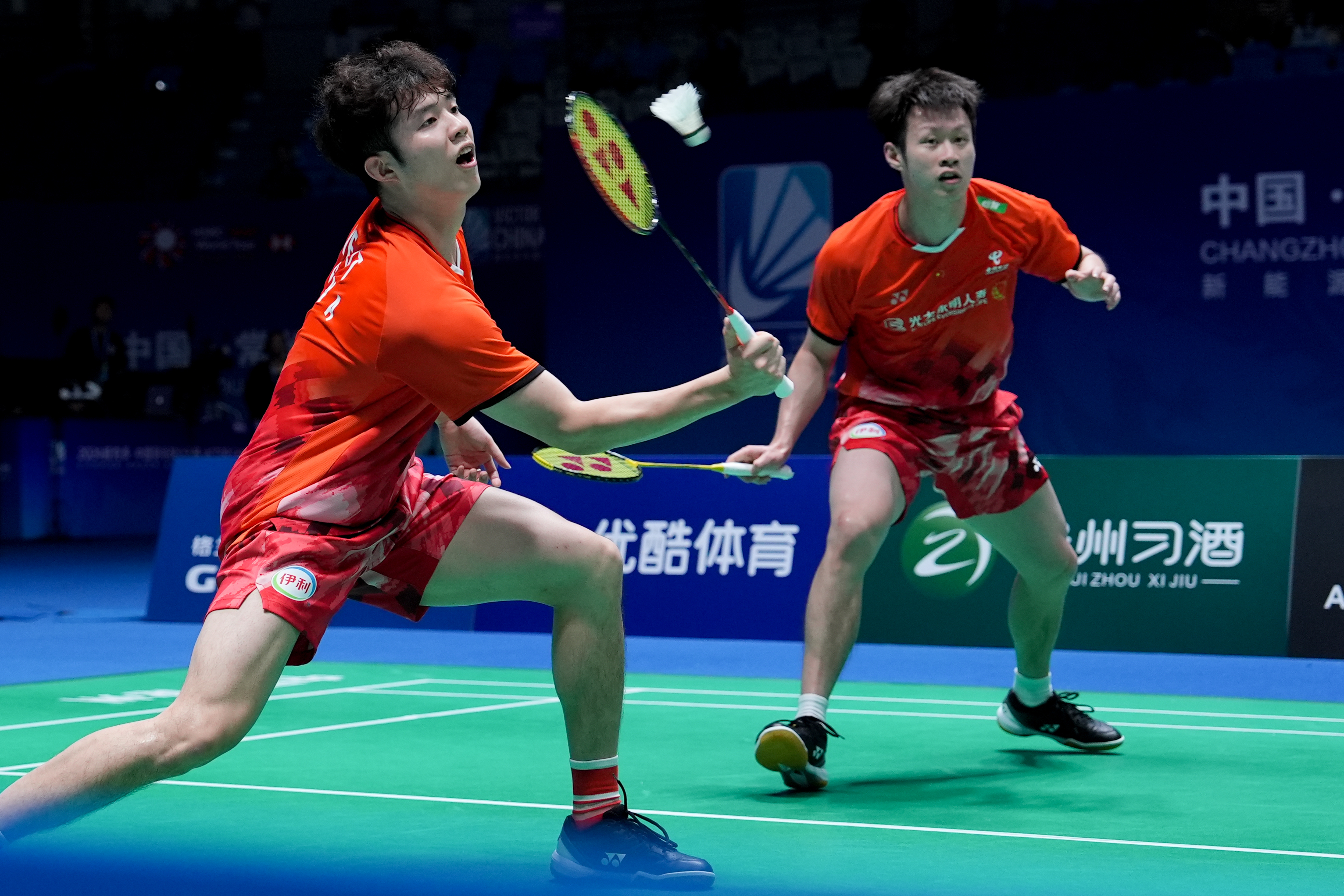半岛体育app-羽毛球场：中国女双强势夺冠